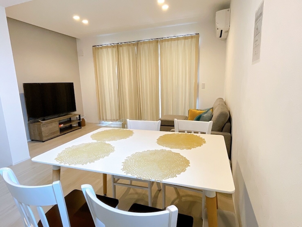 ハウス パーシャル オーシャン ビュー ダイニングルーム0 | Palace Oceanside