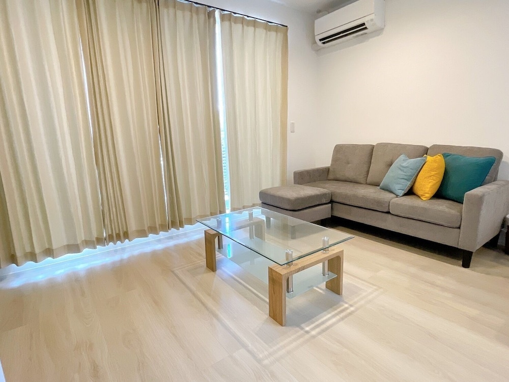 ハウス パーシャル オーシャン ビュー リビング エリア4 | Palace Oceanside