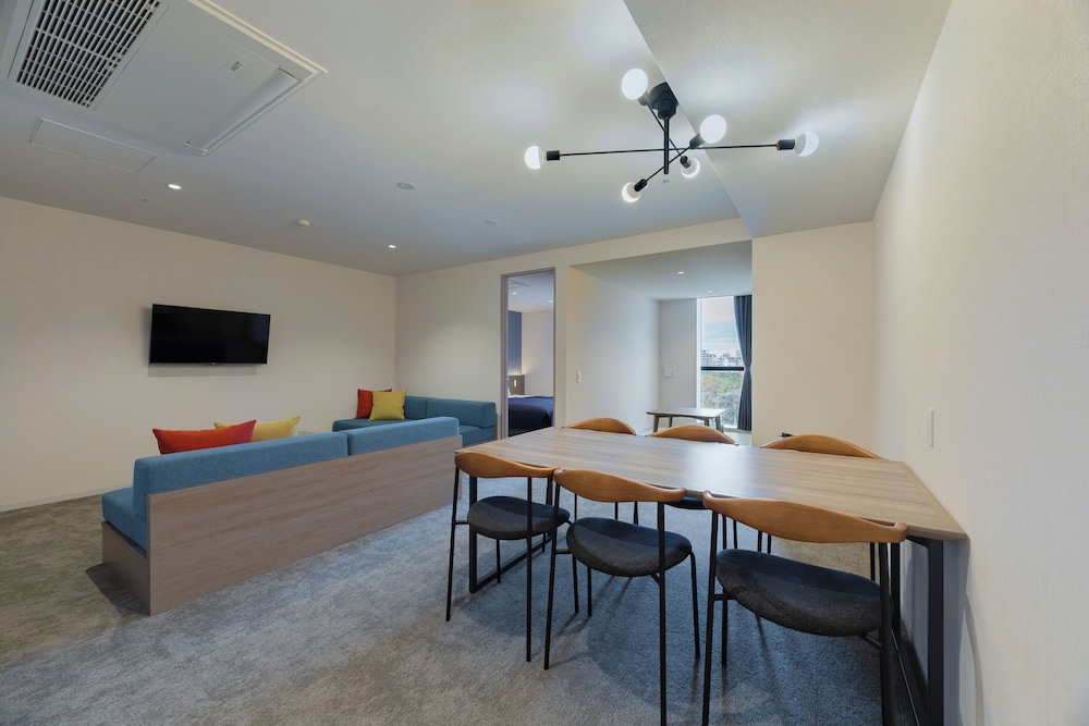 デラックス スイート リビング エリア1 | Minn STATION Ai Nagoya