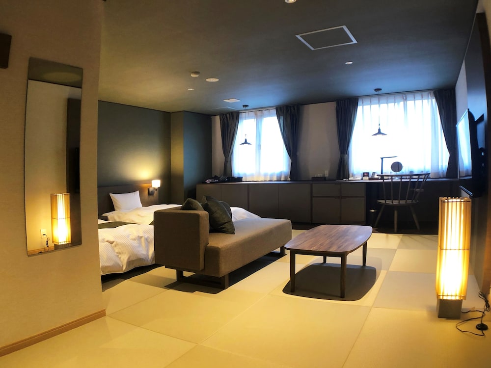 デラックス 4 人部屋 | 有田川温泉 鮎茶屋 ホテルサンシャイン