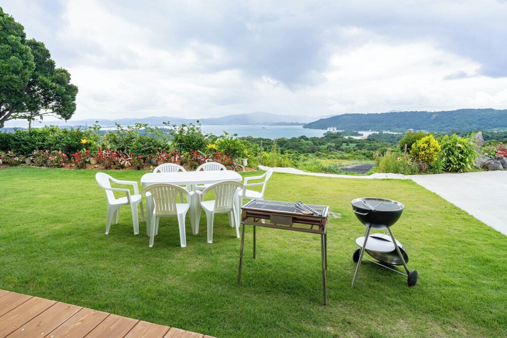 バーベキュー / ピクニック エリア1 | Ocean View House Nakijin バーベキュー / ピクニック エリア1 | Ocean View House Nakijin