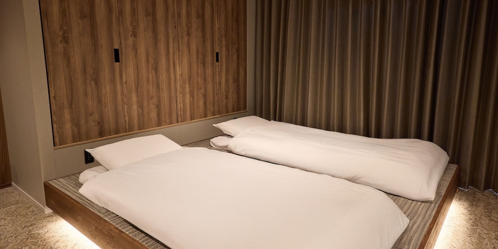 [D] 2クイーンベッド + 小上り / ペット不可 6名定員 禁煙 客室2 | Rakuten STAY TERRACE 箱根小涌谷