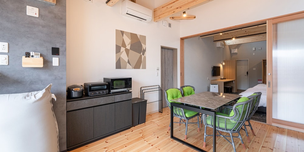 コテージ マウンテンビュー 客室内のダイニングエリア0 | HOTEL SOBOKU