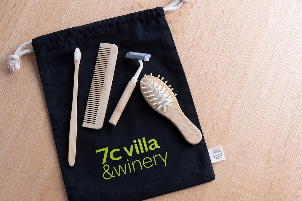 ベーシック ツインルーム ベッド (複数台) 禁煙 専用バスルーム 客室14 | 7c villa & winery