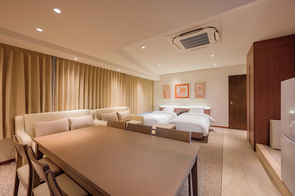 ファミリー 4 人部屋 ベッド (複数台) シティビュー 客室1 | COCOYO HOTEL 大塚