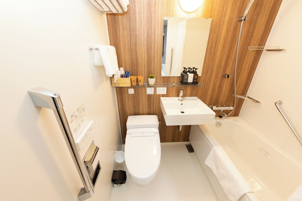 ファミリー 4 人部屋 バスルーム0 | 灯光旅館