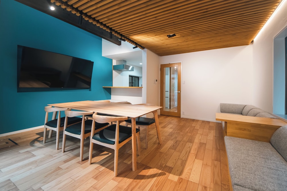 アパートメント バルコニー リビング エリア1 | 華ならまち