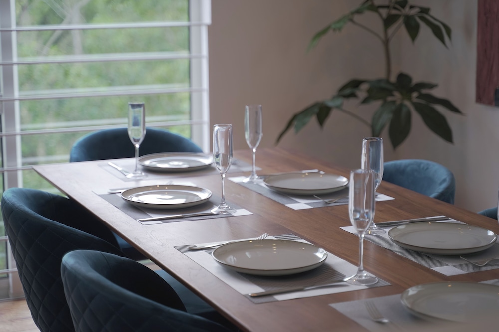 ファミリー ヴィラ 禁煙 パティオ 客室内のダイニングエリア6 | INOVE VILLA Ritto