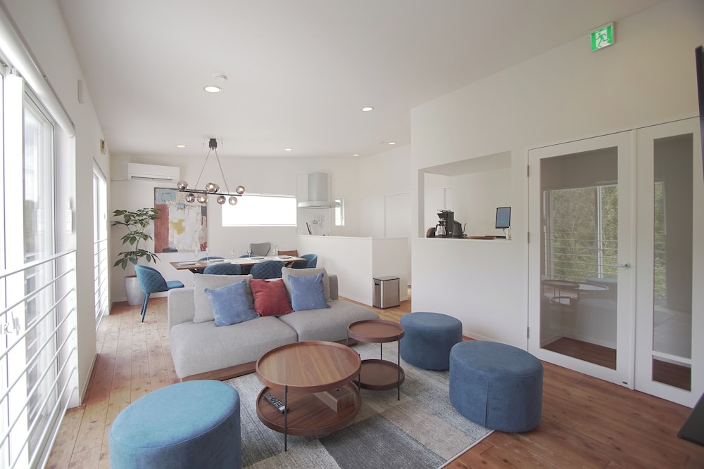 ファミリー ヴィラ 禁煙 パティオ リビング エリア2 | INOVE VILLA Ritto