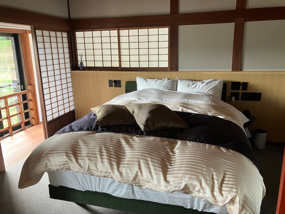 ラグジュアリー ヴィラ マウンテンビュー 客室2 | 山城屋リゾート