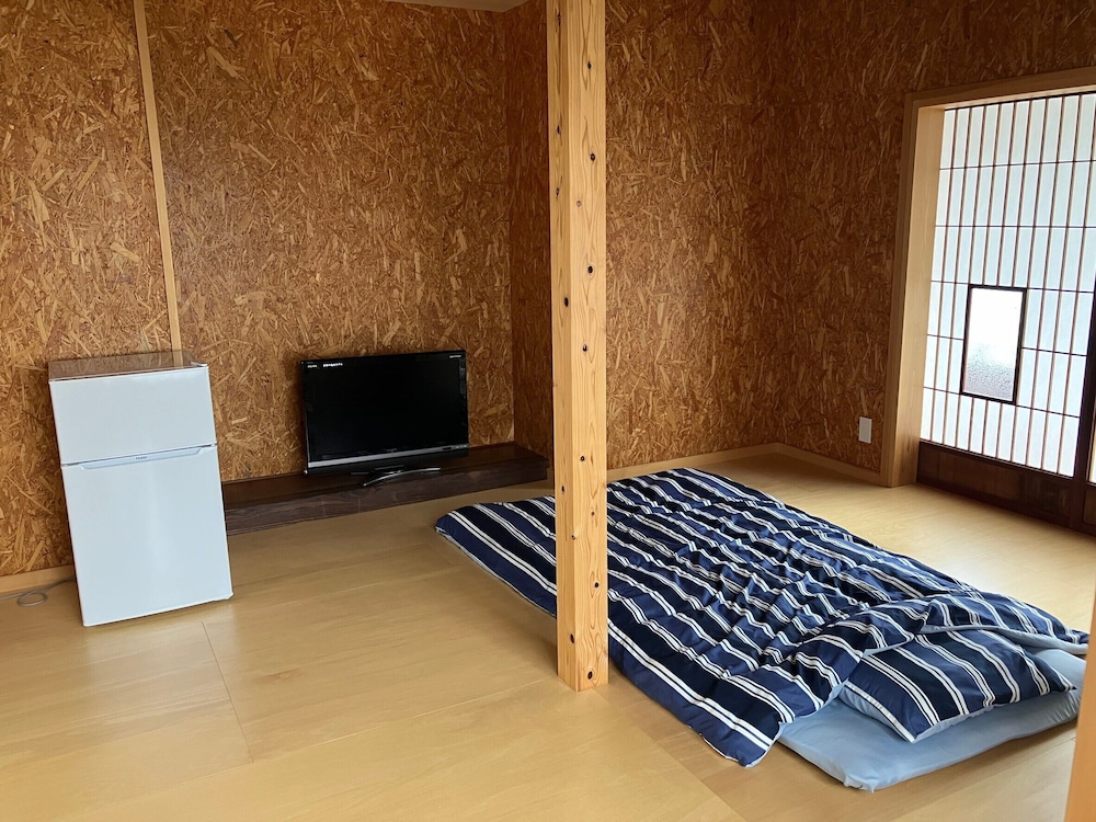 エコノミールーム 客室1 | 山城屋リゾート