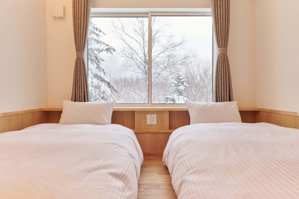 ベーシック ツインルーム ガーデンビュー 別館 客室1 | 石の湯ロッジ