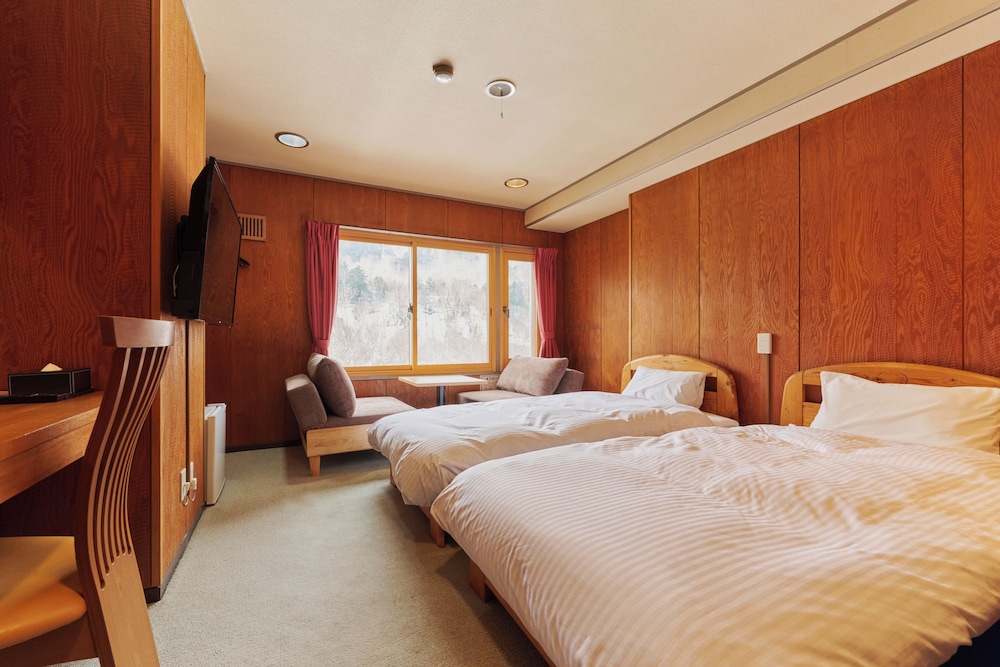 コンフォート ツインルーム ガーデンビュー | 石の湯ロッジ