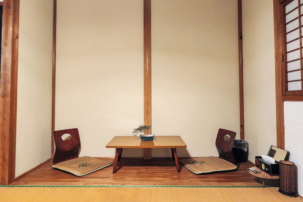 客室1 | ゲストハウスみかんせい