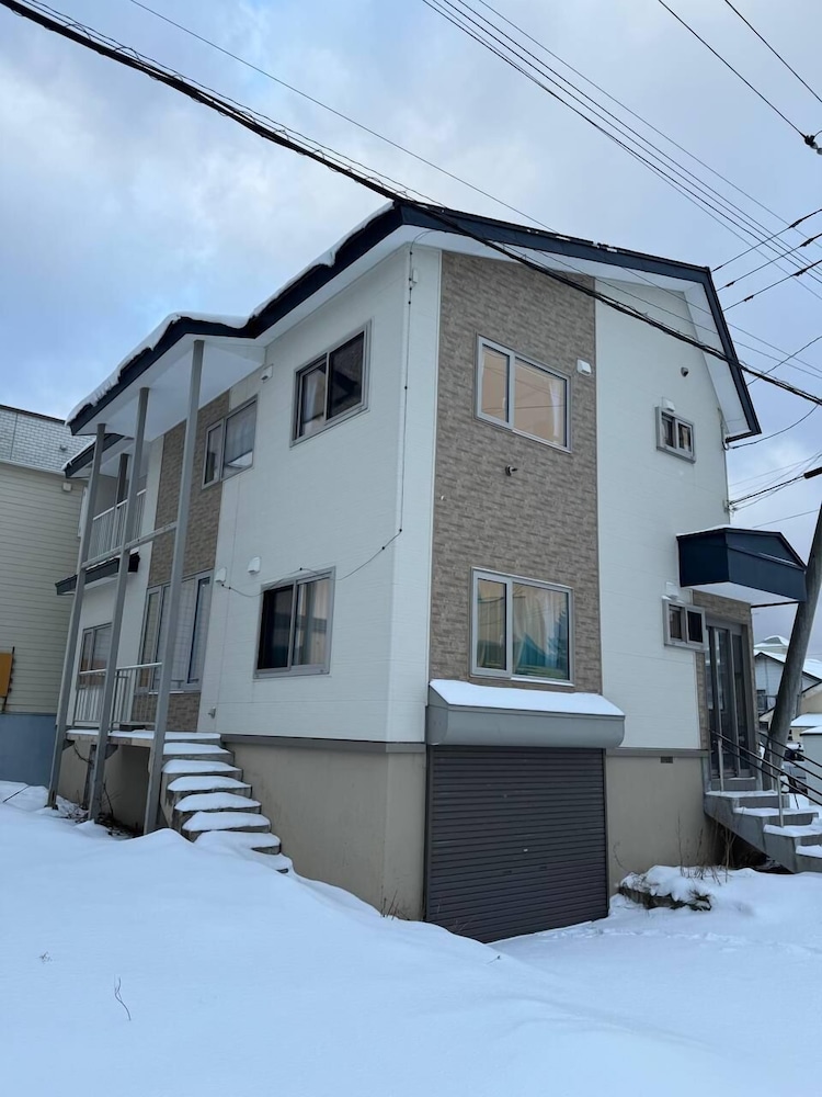 施設の正面1 | Winter Whale Lodge