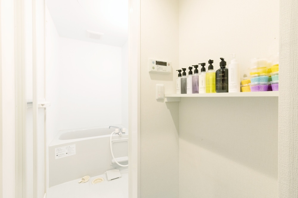 アパートメント ベッド (複数台) 禁煙 専用バスルーム バスルーム2 | SLEEP LAB 浅草