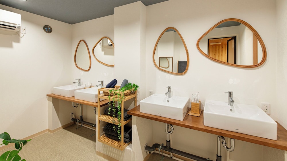 デラックス ヴィラ キッチン シティビュー バスルーム2 | 春風荘 天下茶屋