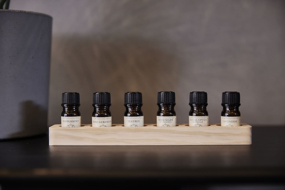 ラグジュアリー ヴィラ リビング エリア6 | IZA takashima 湊