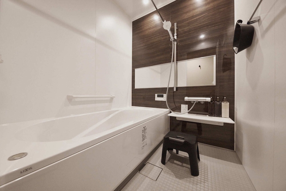 ラグジュアリー ヴィラ バスルーム2 | IZA takashima 湊