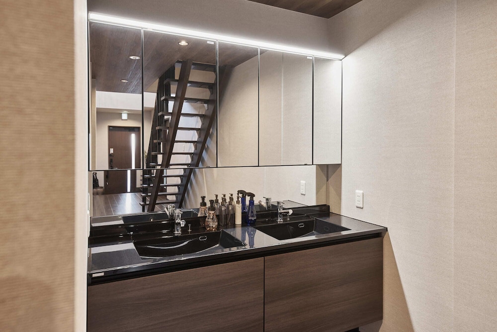 ラグジュアリー ヴィラ バスルーム0 | IZA takashima 湊