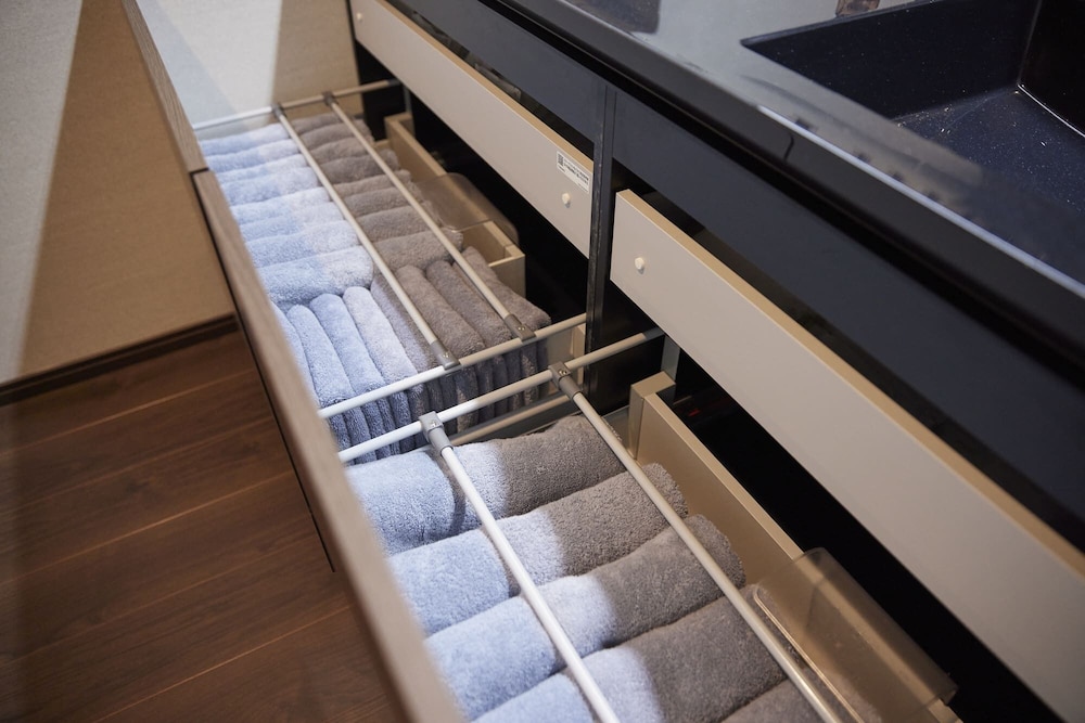 ラグジュアリー ヴィラ バスルーム1 | IZA takashima 湊