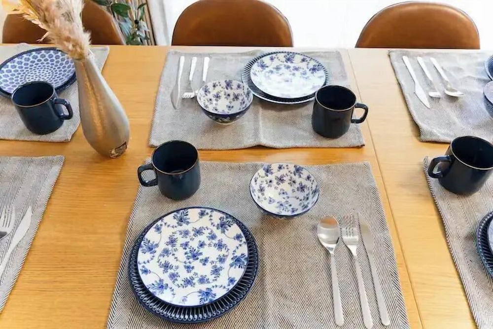 アパートメント シティビュー 客室内のダイニングエリア1 | ヴィラ三田村 303