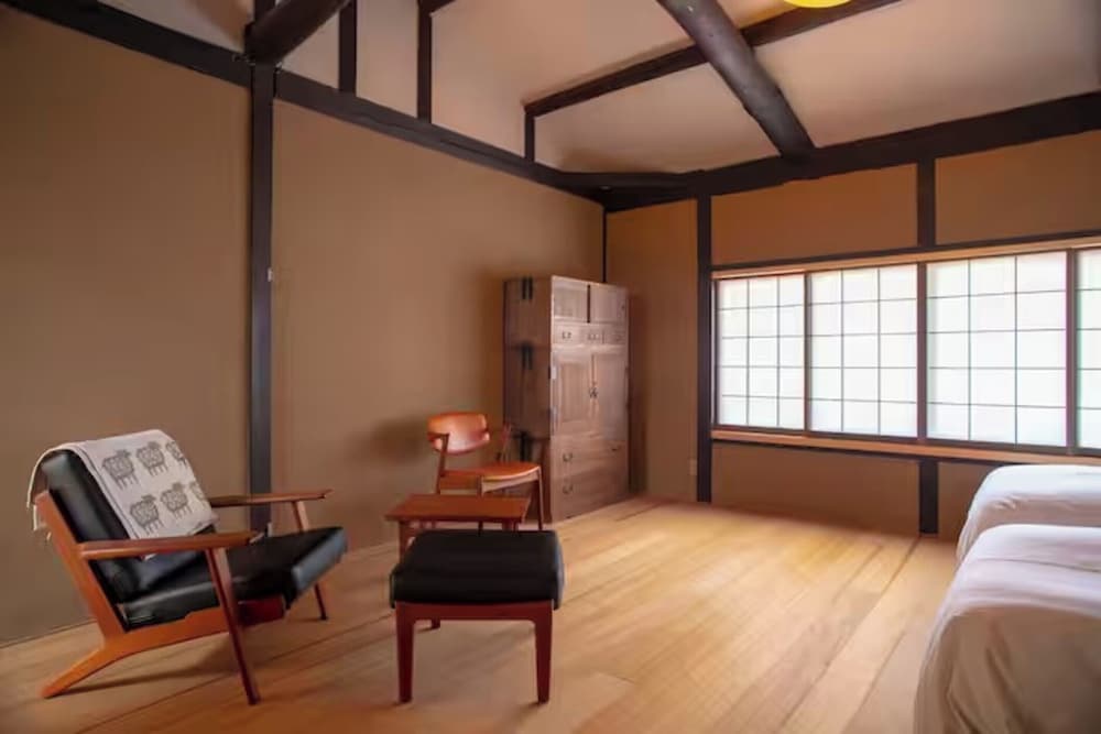 クラシック タウンホーム ベッド (複数台) ガーデンビュー 客室11 | Retreat Kamikashiwano