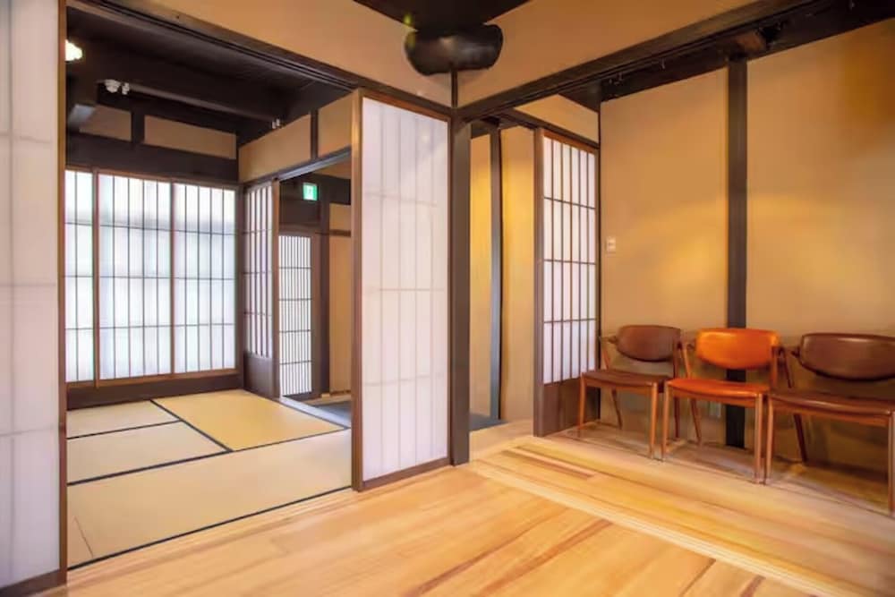 クラシック タウンホーム ベッド (複数台) ガーデンビュー 客室9 | Retreat Kamikashiwano