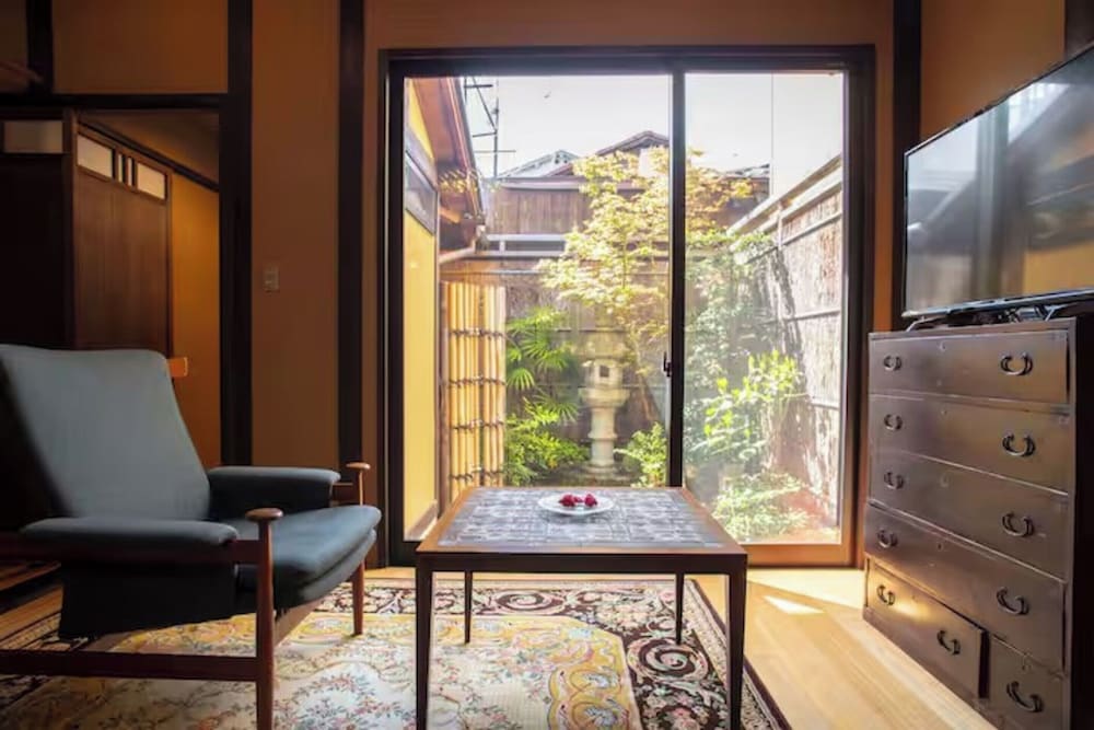 クラシック タウンホーム ベッド (複数台) ガーデンビュー 客室1 | Retreat Kamikashiwano