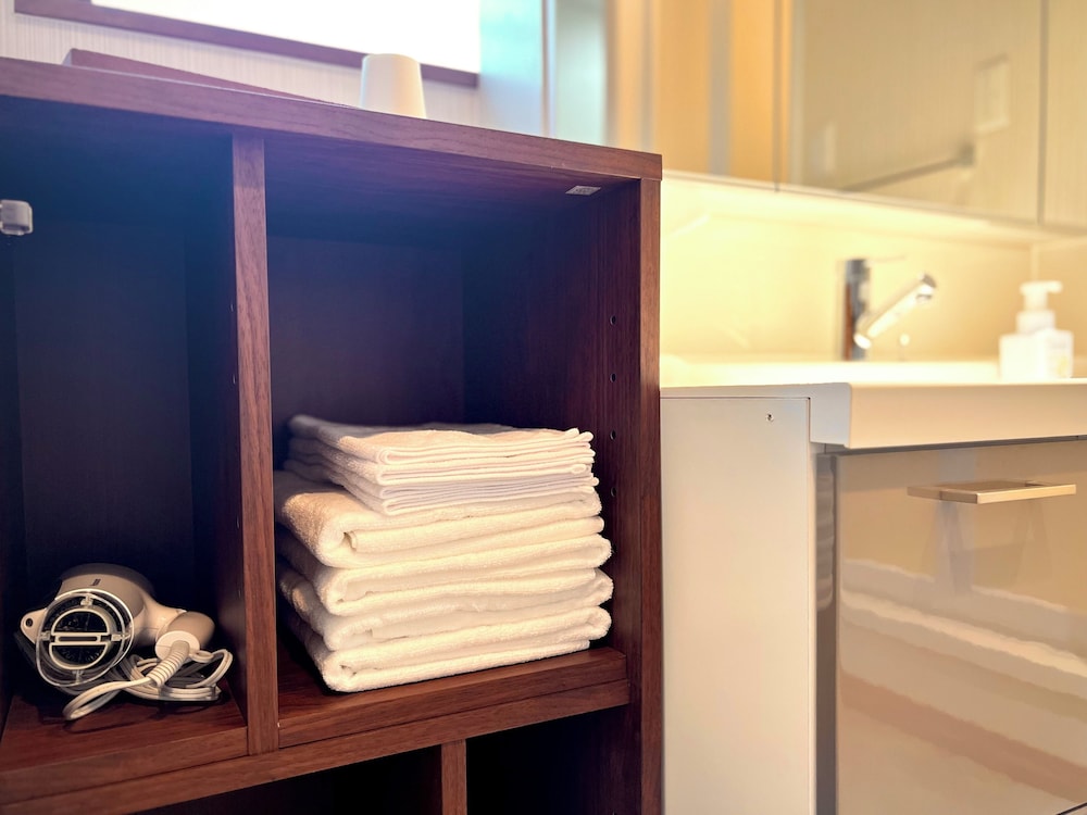 デラックス ハウス 3 ベッドルーム バスルームの設備1 | SUMITSUGU HOUSE Station