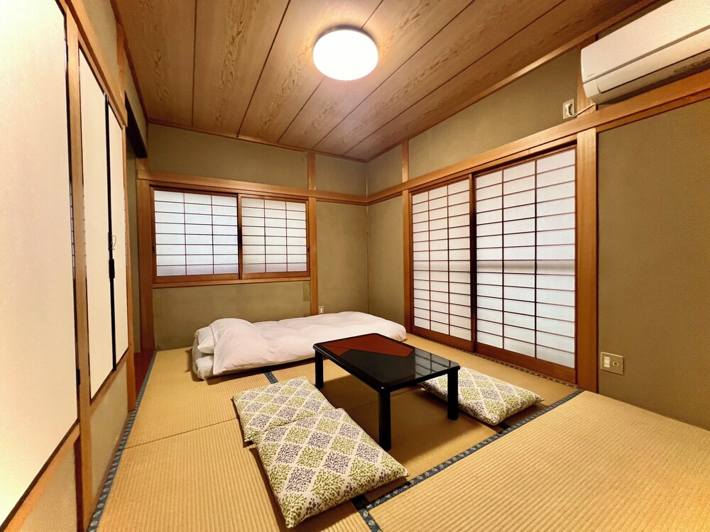 デラックス ハウス 3 ベッドルーム 客室5 | SUMITSUGU HOUSE Station