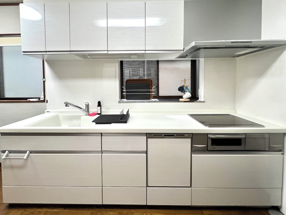 デラックス ハウス 3 ベッドルーム 専用キッチン11 | SUMITSUGU HOUSE Station