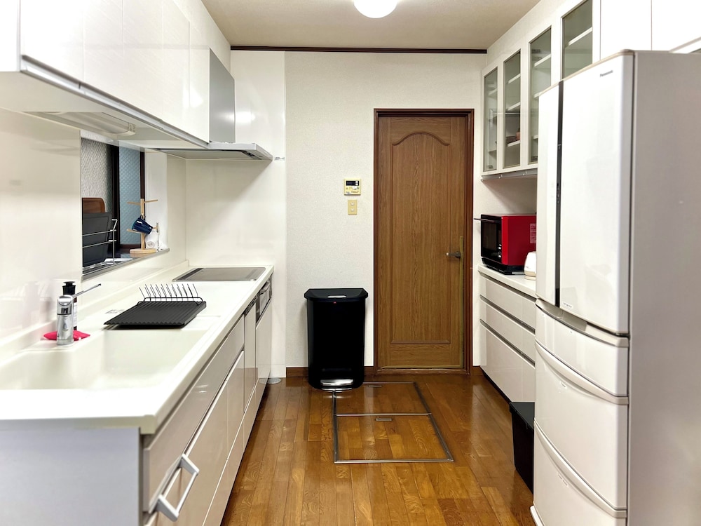 デラックス ハウス 3 ベッドルーム 専用キッチン8 | SUMITSUGU HOUSE Station