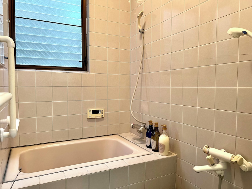 デラックス ハウス 3 ベッドルーム バスルーム5 | SUMITSUGU HOUSE Station