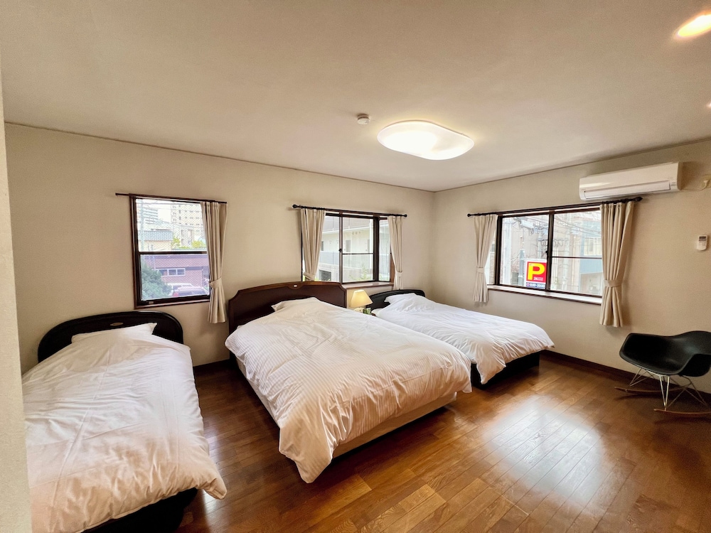 デラックス ハウス 3 ベッドルーム 客室7 | SUMITSUGU HOUSE Station