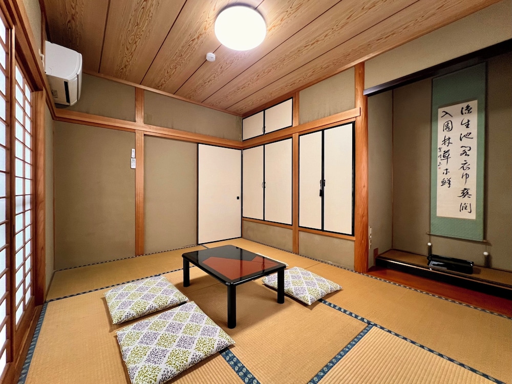 デラックス ハウス 3 ベッドルーム 客室6 | SUMITSUGU HOUSE Station