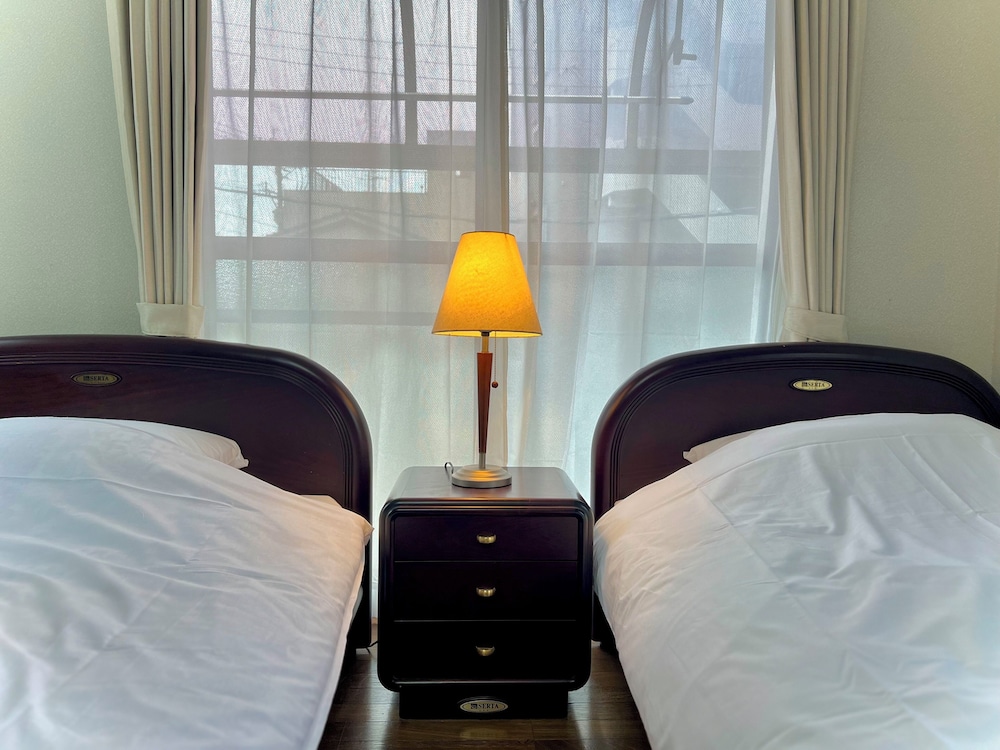 デラックス ハウス 3 ベッドルーム 客室10 | SUMITSUGU HOUSE Station