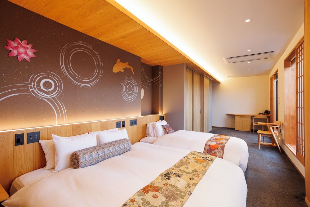 デラックス トリプルルーム 客室3 | ホテルエスノグラフィー清水五条