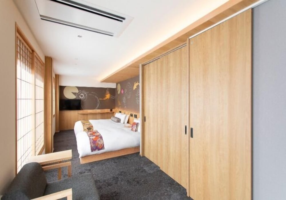 デラックス トリプルルーム 客室1 | ホテルエスノグラフィー清水五条