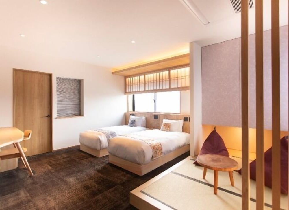 ファミリー ツインルーム 客室1 | ホテルエスノグラフィー清水五条