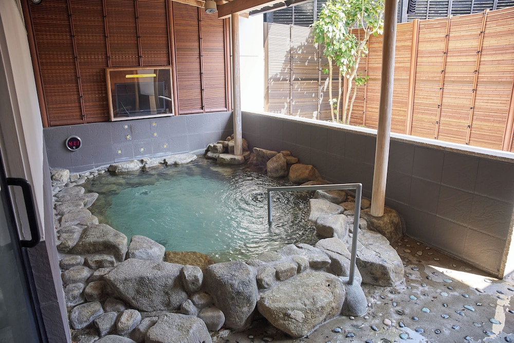 キャビン ベッド (複数台) バルコニー バスルーム1 | AGEKI BASE HOTEL