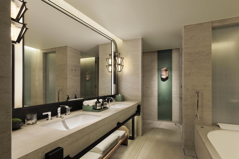 デラックス ルーム キングベッド 1 台 バスルーム1 | ウォルドーフ・アストリア 大阪