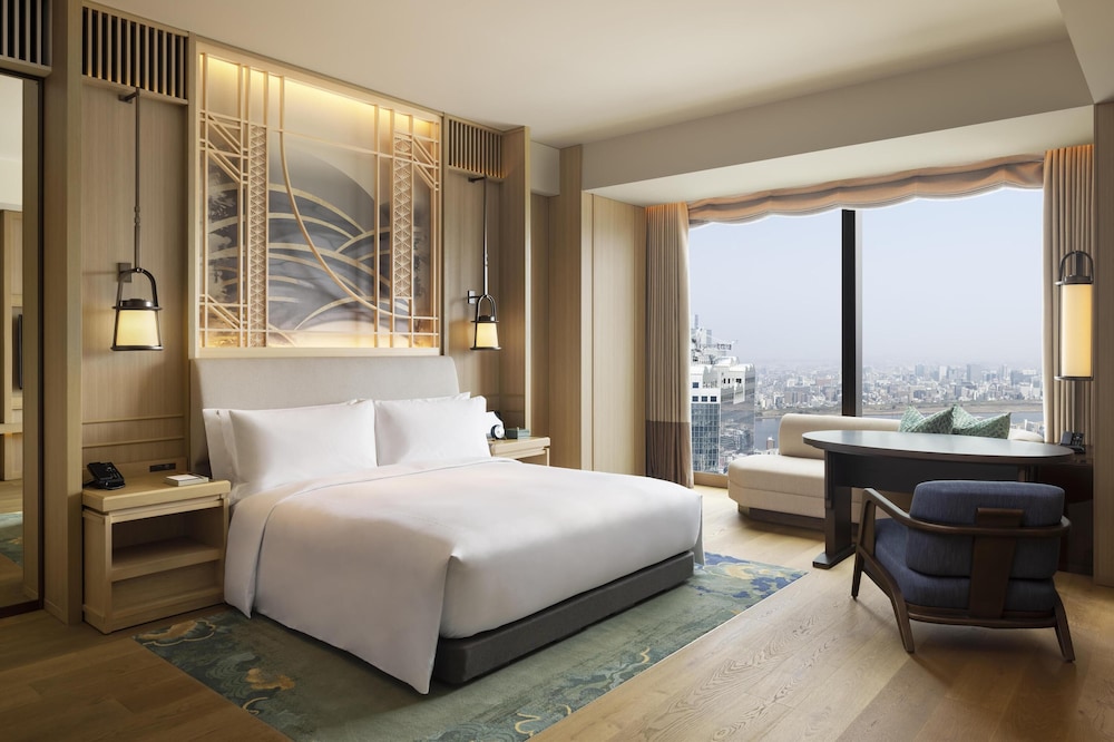 プレミアム ルーム リバービュー 客室4 | ウォルドーフ・アストリア 大阪