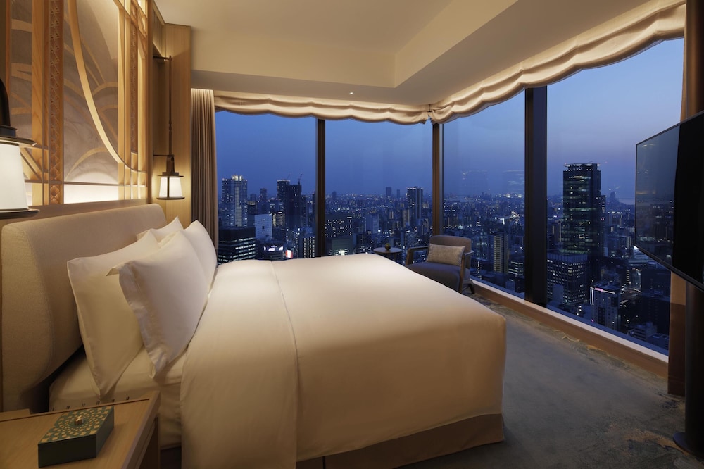 デラックス スイート 部屋からの景観2 | ウォルドーフ・アストリア 大阪