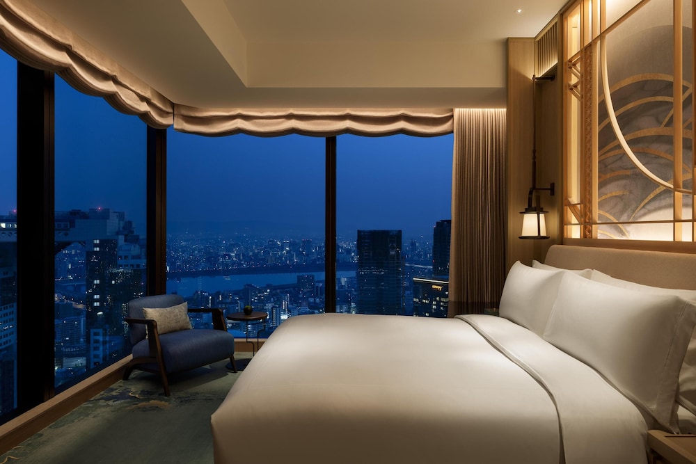 スイート リバービュー コーナー | ウォルドーフ・アストリア 大阪