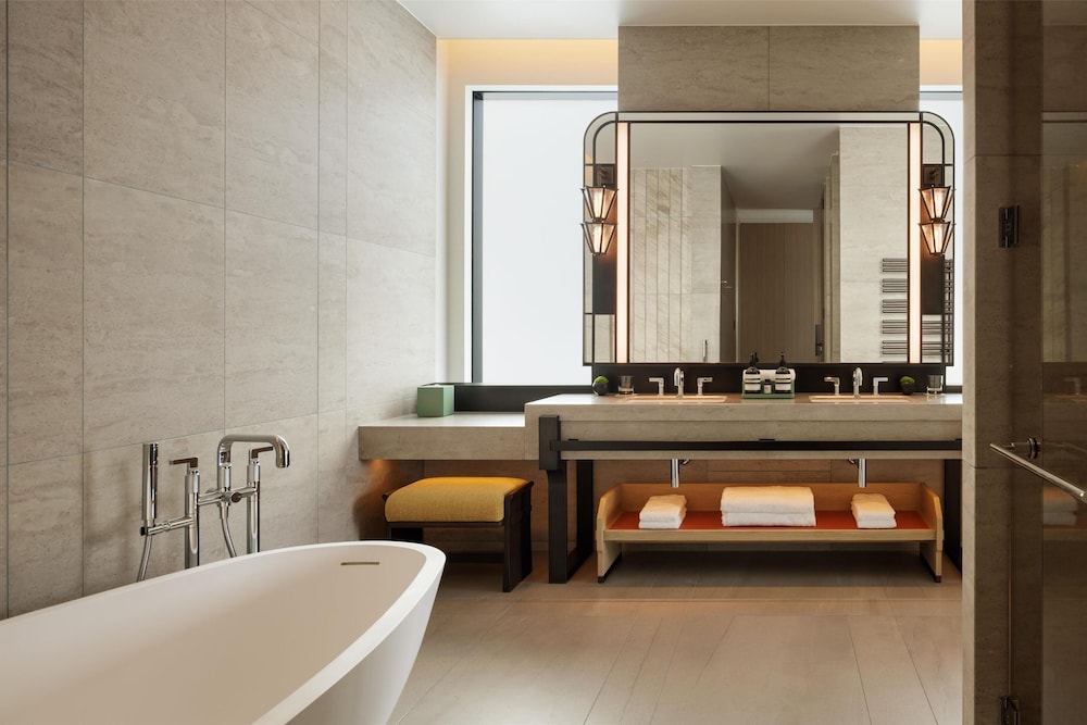 プレジデンシャル スイート キングベッド 1 台 バスルーム0 | ウォルドーフ・アストリア 大阪