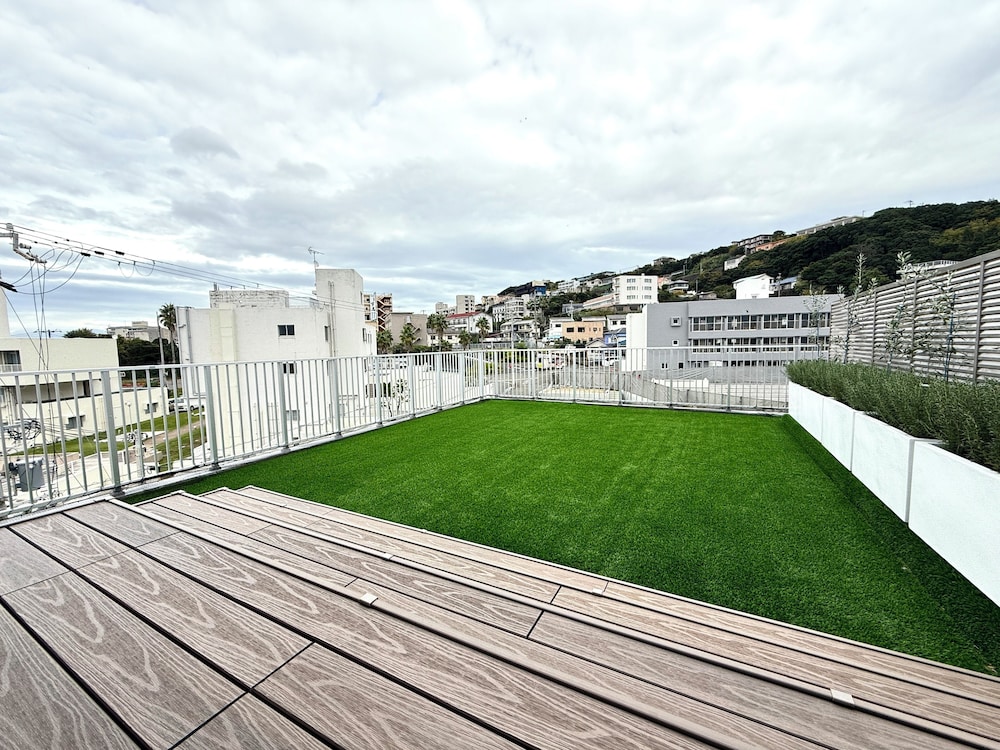 デラックス スイート バルコニー オーシャンビュー 客室13 | DOG HOTEL SHIRAHAMA
