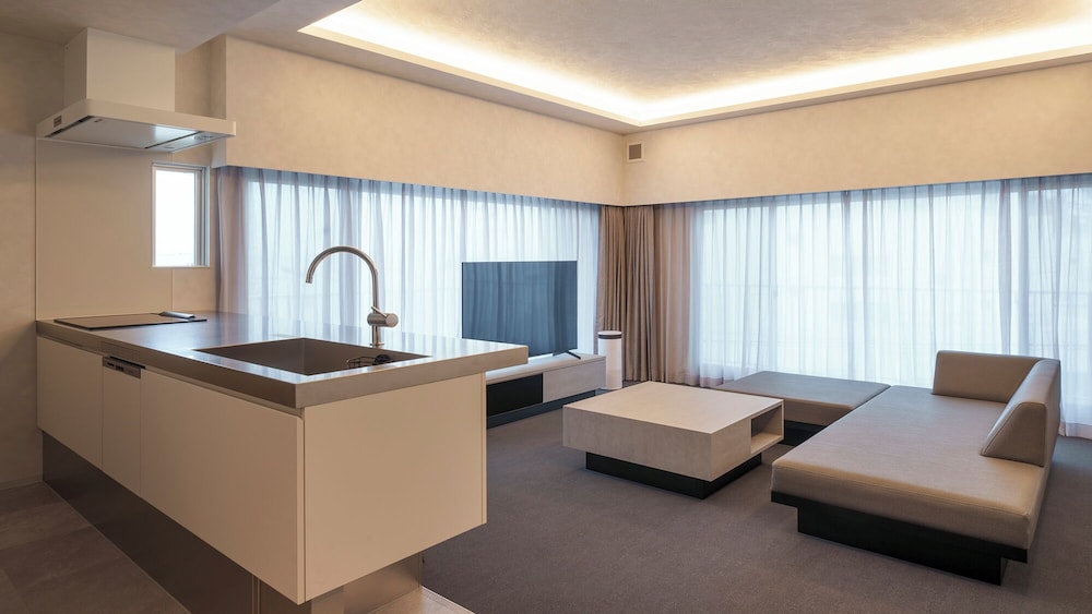 デラックス スイート バルコニー オーシャンビュー 客室26 | DOG HOTEL SHIRAHAMA