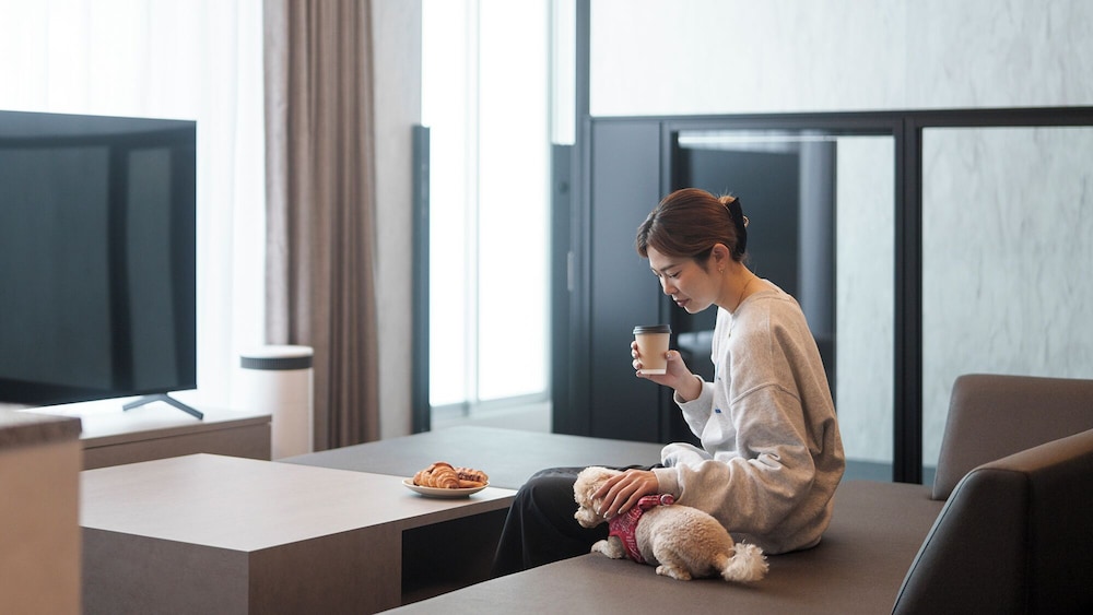 ラグジュアリー スイート バルコニー ガーデンビュー 客室15 | DOG HOTEL SHIRAHAMA
