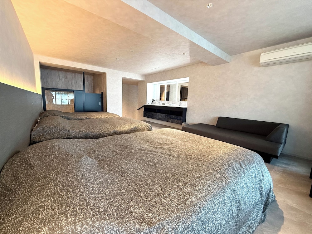 デラックス スイート バルコニー オーシャンビュー 客室10 | DOG HOTEL SHIRAHAMA